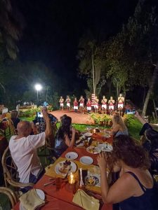 מסעות מחקר של היועצי טיולים גו איסט